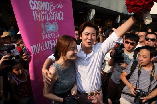 高梓淇在三里屯向蔡琳求婚