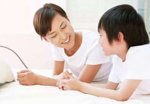 通过孩子就能知道父母关系好不好，这几个特征很明显