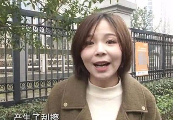 李纯小区物业称不可能先救明星_演员李纯发文怒斥：母亲被困电梯50分钟！物业：紧急停电从近到远救人，不可能说先去救明星