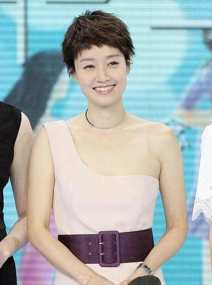 从人生低谷爬起来的女明星，这一次真的美到我了