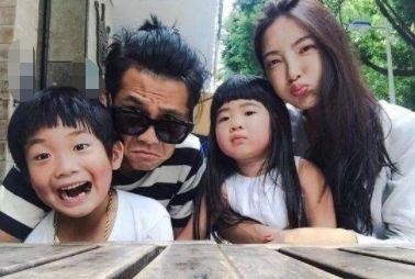 和粉丝结婚的6位男星，每一位都过得幸福，而他们低调22年