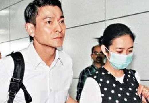 和粉丝结婚的6位男星，每一位都过得幸福，而他们低调22年