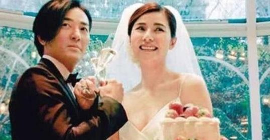 郑伊健“分手”三位前女友，46岁迎娶蒙嘉慧，膝下无子却也超幸福