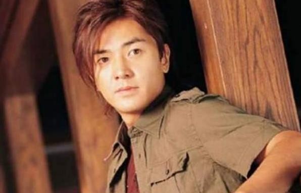 郑伊健“分手”三位前女友，46岁迎娶蒙嘉慧，膝下无子却也超幸福