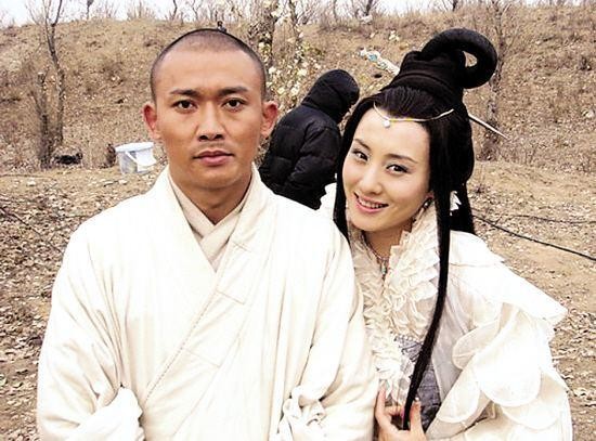 40岁聂远全家近照: 前妻离婚后消失银幕, 现任妻子美丽女儿可爱