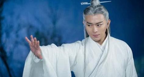 娱乐圈分分合合是常态，早已低调离婚的明星夫妇，最后一对意难尽
