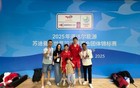 李克勤现身苏杯现场为中国队加油，与凤凰组合合影