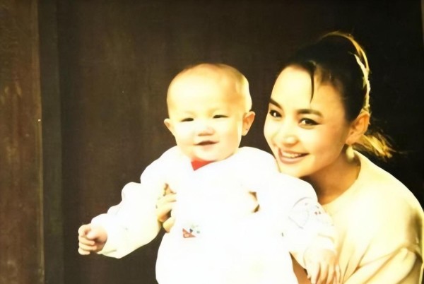 27年前，倪萍救了宋丹丹一命，为什么宋丹丹至今不愿搭理倪萍？