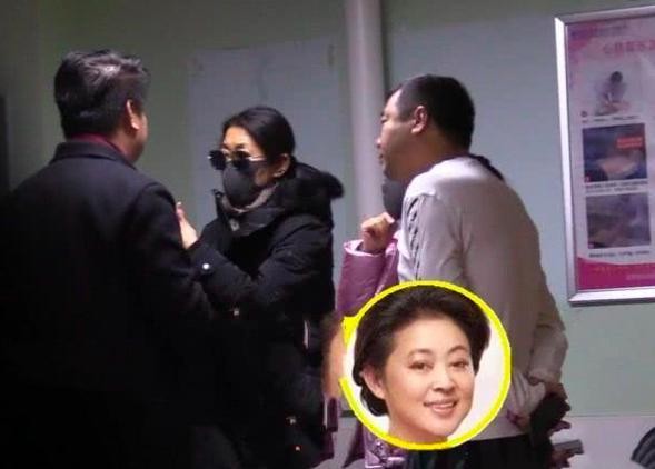 倪萍重感情，曾与赵忠祥系同事，今行动不便仍去探望生病好友