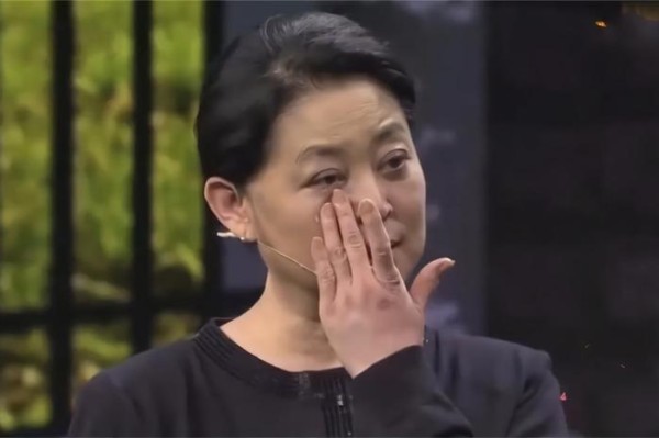 倪萍的情史：29岁与郭达相恋，32岁与陈凯歌同居，46岁终获幸福