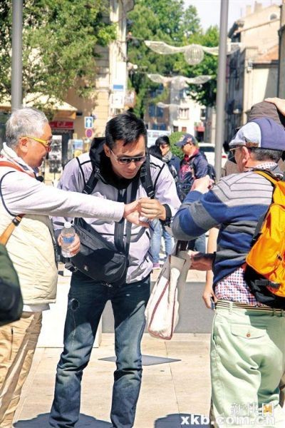 刘烨获赞无死角好男人 与爷爷感情日深