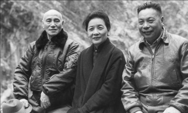 蒋经国宋美龄关系不和，蒋经国突然离世，宋美龄呆呆地说了一句话
