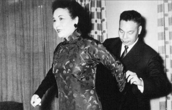 蒋经国宋美龄关系不和，蒋经国突然离世，宋美龄呆呆地说了一句话
