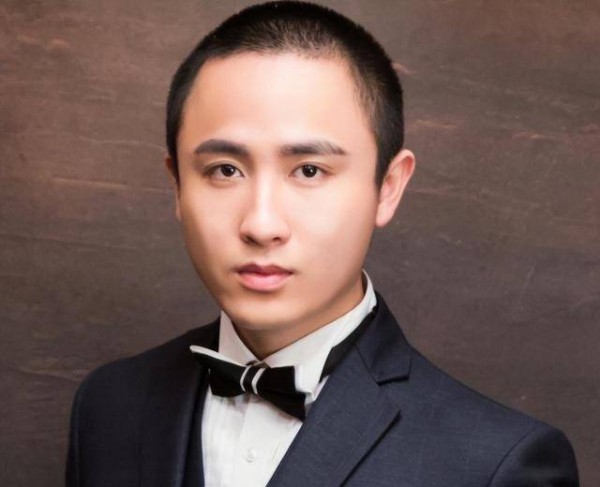 <a style='color:#f10404;' href='https://www.mingxing.cc/ ' target='_blank'>网红</a>散打小哥激怒粉丝说：就算不直播也能靠脑子赚钱