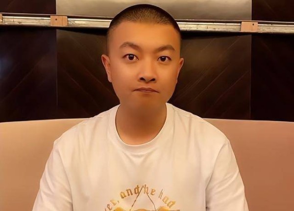 <a style='color:#f10404;' href='https://www.mingxing.cc/ ' target='_blank'>网红</a>方丈：没钱赚，心态崩了！老葛连麦太原，主动要求演剧本