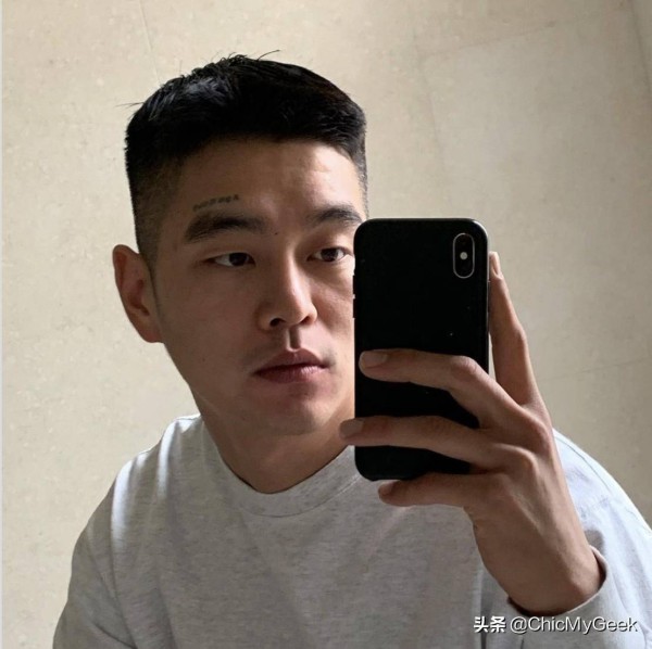 刘亚仁男朋友 崔河那疑似出柜，Instagram亲密照