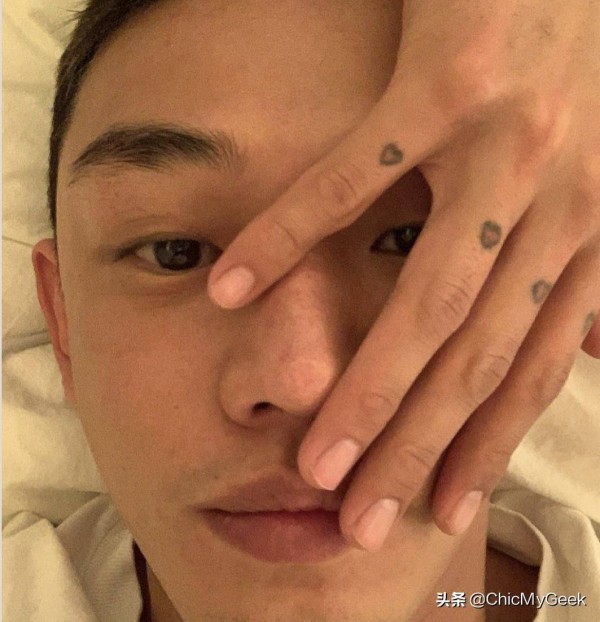 刘亚仁男朋友 崔河那疑似出柜，Instagram亲密照