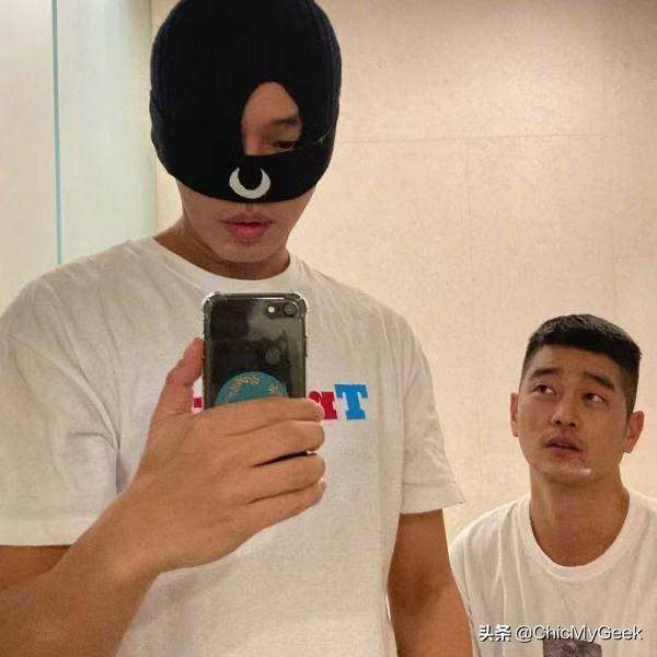 刘亚仁男朋友 崔河那疑似出柜，Instagram亲密照