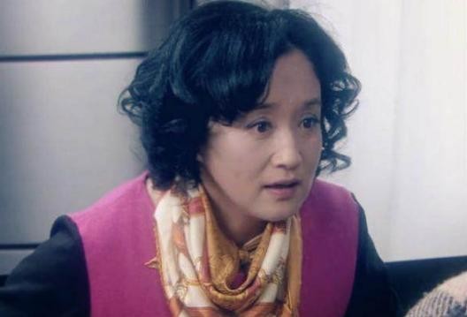 宋佳的同学, 出道多年演配角走红, 深受孙俪敬重, 如今戏好人不红
