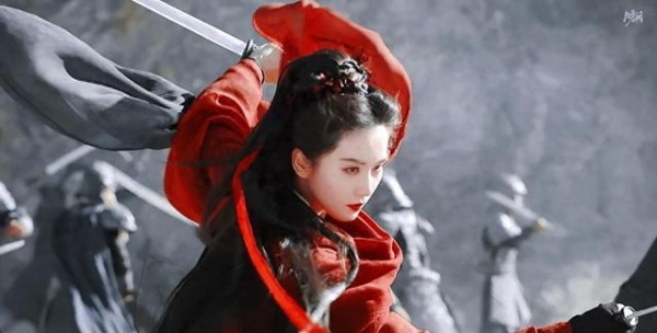 刘诗诗与替身同框，如出一辙，让人难以分辨真伪！