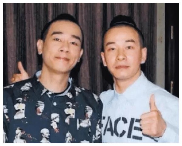 明星和替身的合照，陈小春已经够像了，最后一位娶了本尊的前女友