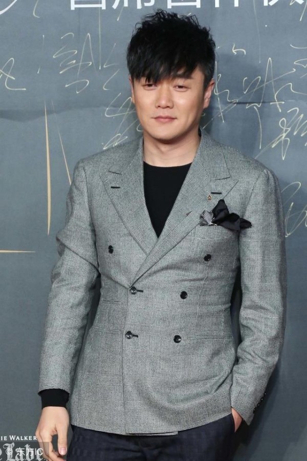 4位“满族”的男明星，白敬亭帅气，吴京霸气，还有搞笑的他！