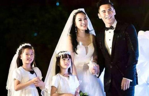 “姐弟恋”到底好不好？看看娱乐圈这五对，爱情美满个个甜到齁