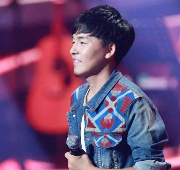 《中国好声音》冠军的妻子长得比他更像明星，12个字打脸众多明星