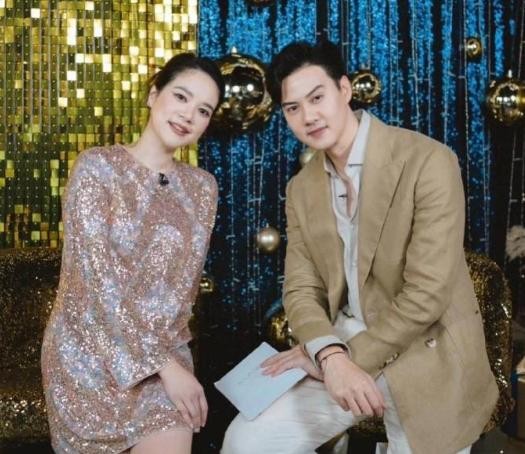 Taew前男友Ton频繁秀恩爱，新女友是新闻播音员，同样在三台工作