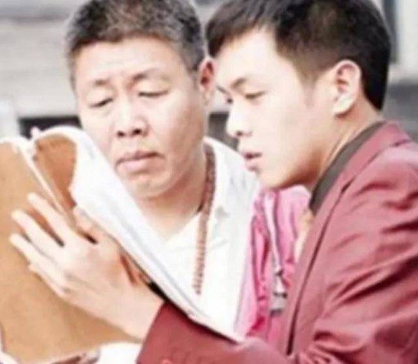娱乐圈“给爹长脸”的星二代：张若昀郭麒麟不算啥，最后一位事业爱情双丰收