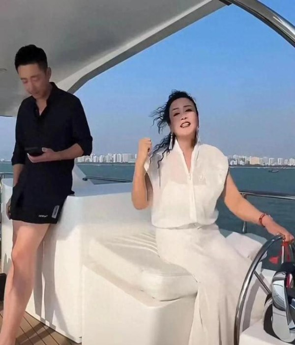 马筱梅一个举动暴露了婆媳关系 汪小菲你们俩可别掉下去