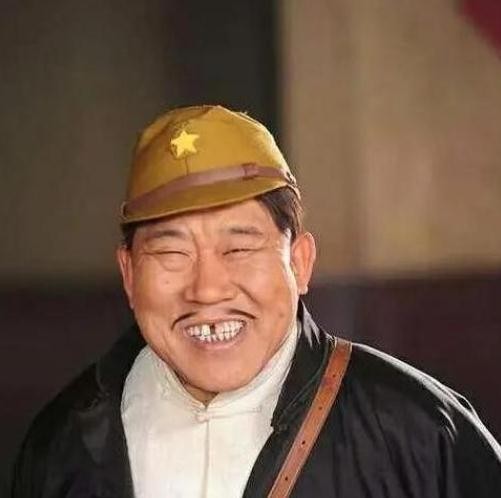 “大嘴叉子”杜旭东：7岁把嘴摔歪，因丑角遭人“狠”，和美娇妻恩爱37年