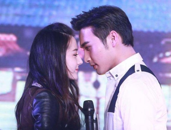 迪丽热巴四位“男闺蜜”，前3位火爆全网，只有他被人遗忘