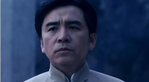 他是香港的第一位影帝，神似周杰伦，兄弟三个人都是明星！