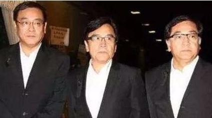 他是香港的第一位影帝，神似周杰伦，兄弟三个人都是明星！