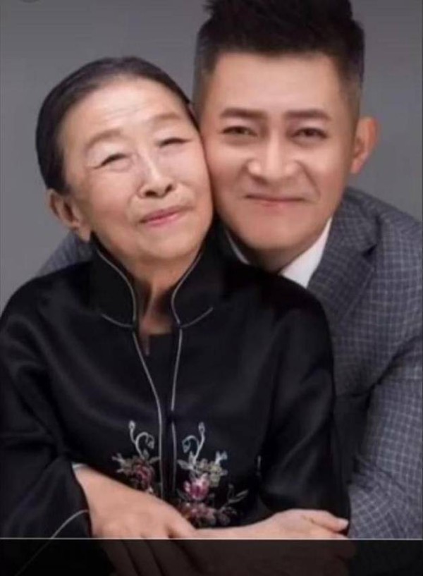 这些明星关系能有多好？最后一对却被称为塑料姐妹！