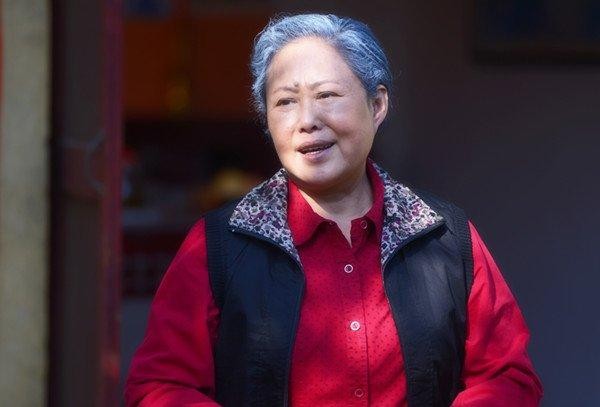 嫁给外国人的5大女星，前4位都保留自己国籍，最后一位成了外国人