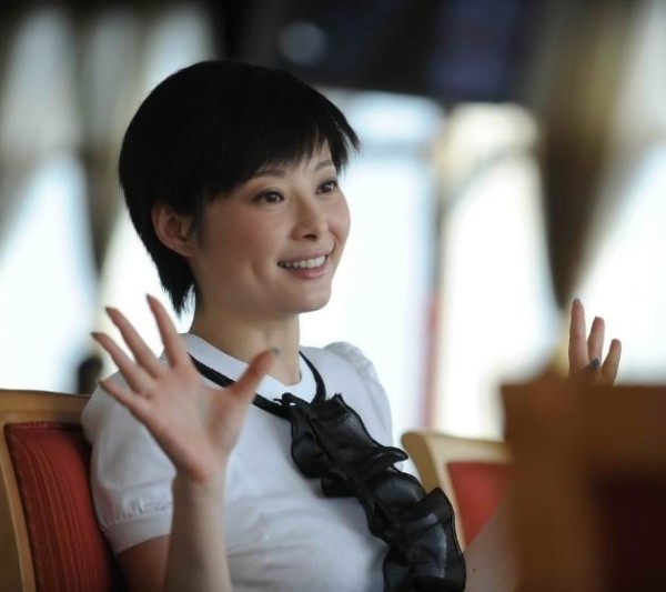 嫁给外国人的5大女星，前4位都保留自己国籍，最后一位成了外国人