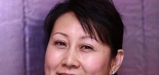 张凯丽与老公近照曝光，看起来超甜蜜，不愧是嫁给了爱情！