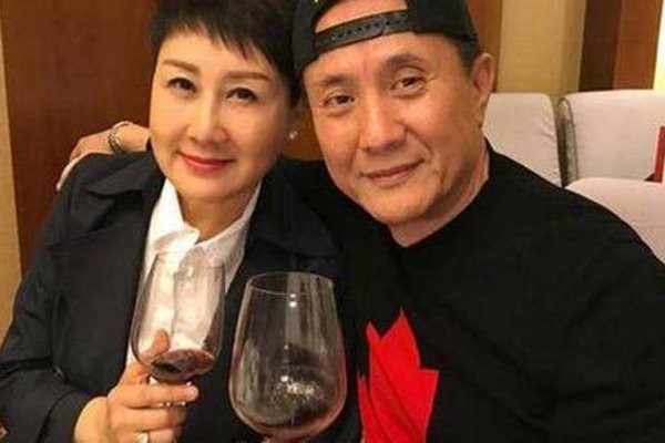 张凯丽第一任老公大山 老公淡泊名利不受明星老婆欢迎