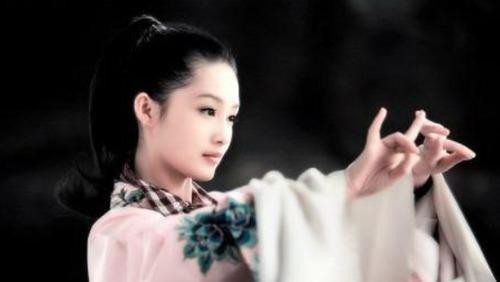 李沁昆曲什么水平 为什么放弃昆曲与母校恩怨黑历史曝光