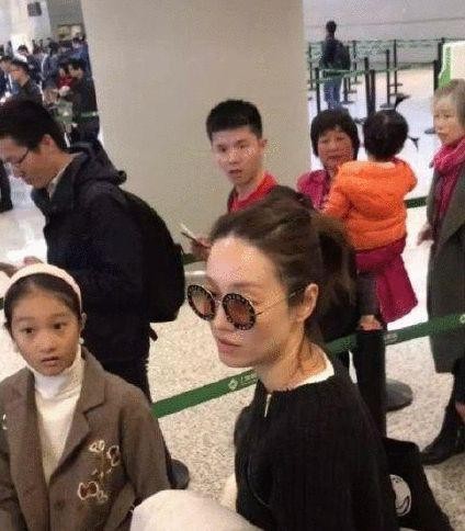 马伊琍女儿爱马长大了, 女儿神似关晓彤, 网友: 下一个国民闺女