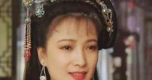 她四大名著都演过，3次婚姻经历，17岁儿子长得很像前夫