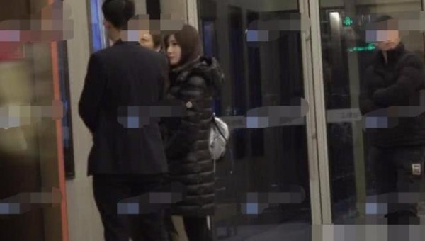 张朝阳和公司艺人约会，女方曾经出演《匆匆那年》，私照清纯甜美