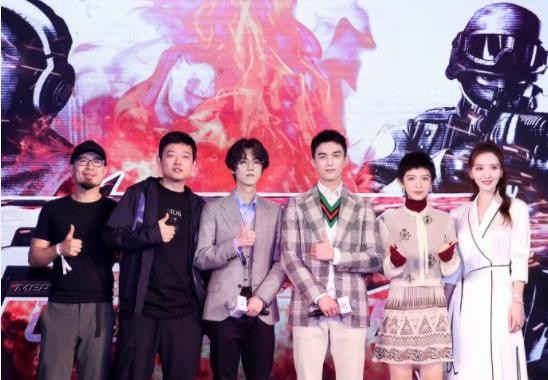 吴磊鹿晗合拍的网剧杀青 两人同框皮肤黝黑 生图下鹿晗被虐惨