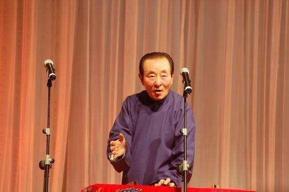 相声行业讲究师承关系，这几位老演员却由于辈分太高，不便收徒