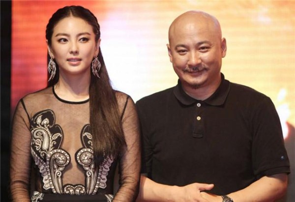 他们是娱乐圈里出了名的老牛吃嫩草的男星，是褒还是贬？