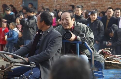 冯巩和牛群为什么“分道扬镳”？如今的牛群处境真的很落魄吗？