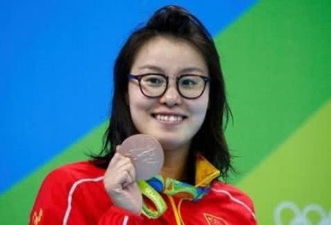 张国伟参加综艺被开除，但是傅园慧却没事，原因曝光，网友：该！