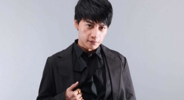 继陈志朋之后，又一男明星“内裤”走秀，还拿下了最佳新演员奖